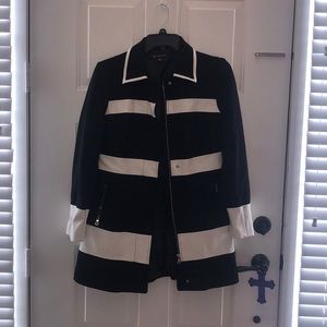 NEW Women’s size small INC coat